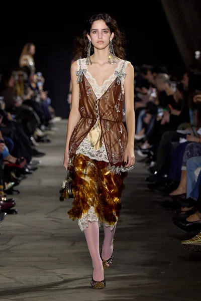 Look 24